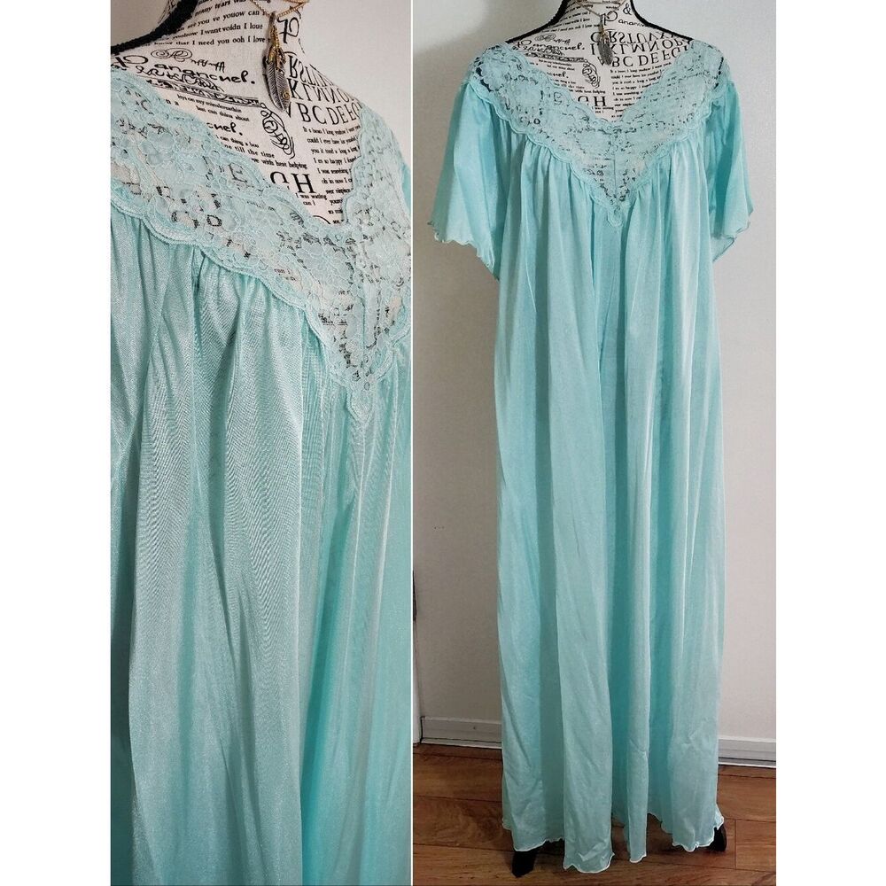 VTG Union Made Lace Trim Nylon Nightgown Flutter Sleeves *One Size